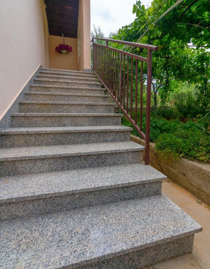 689 Banjol Exterior foto