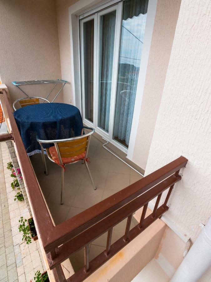 689 Banjol Exterior foto